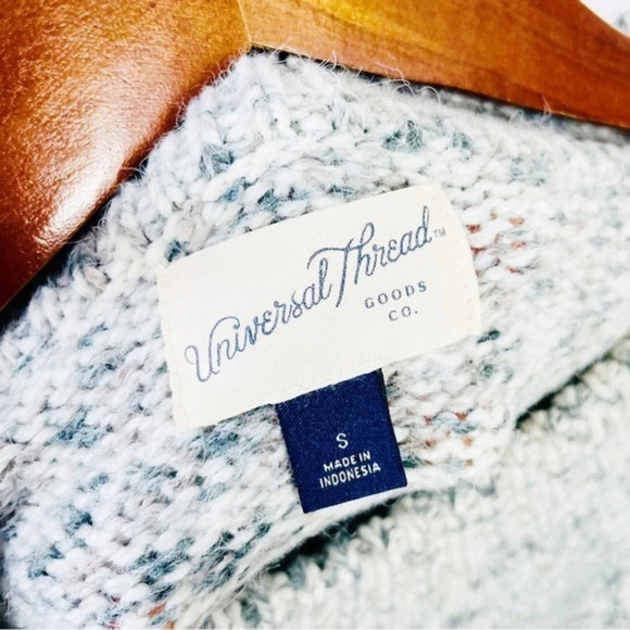 Universal Thread Flutter Long Sleeve Mock Neck Sweater Size Small - Picture 10 of 13